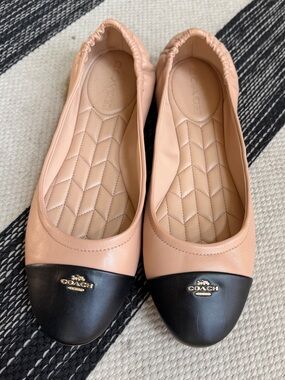 Coach Shoes Women's Two-Tone Nude Pink and Black Leather Ballet Flats Size 11